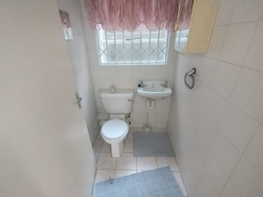 4 Bedroom Property for Sale in Wavecrest Eastern Cape